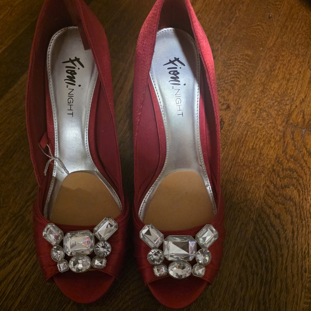 FIONI Clothing Red Peep-Toe Heels